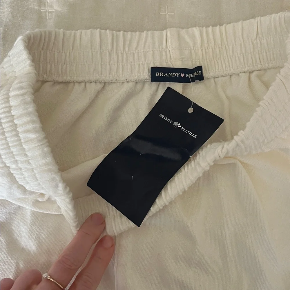 Brandy Melville Cream Athletic Lounge Shorts - Picture 2 of 3